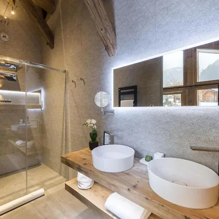 Majestic Alpine Escape: Chalet 木屋 采尔马特