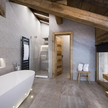 Majestic Alpine Escape: Chalet 采尔马特