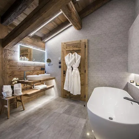 בקתה Majestic Alpine Escape: Chalet *